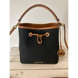 MICHAEL KORS, BLACK CANVAS SMALL WOMENS BUCKET CROSSBODY BAG